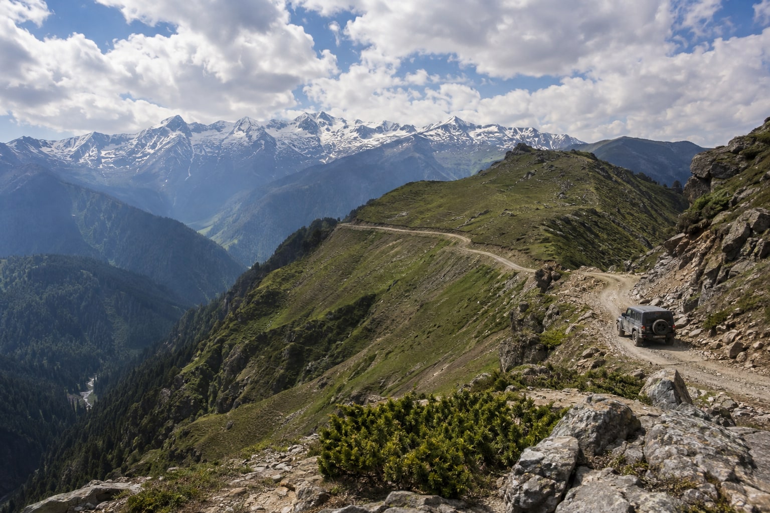 Chanshal Pass (Rohru - Dodra Kwar high crossing)